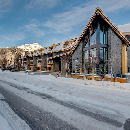 Peaks Hotel And Suites Банфф Екстер'єр фото