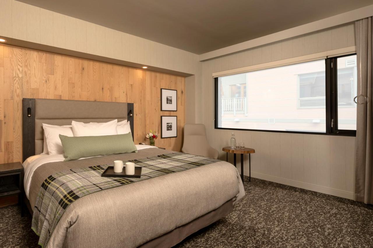 Peaks Hotel And Suites Банфф Екстер'єр фото