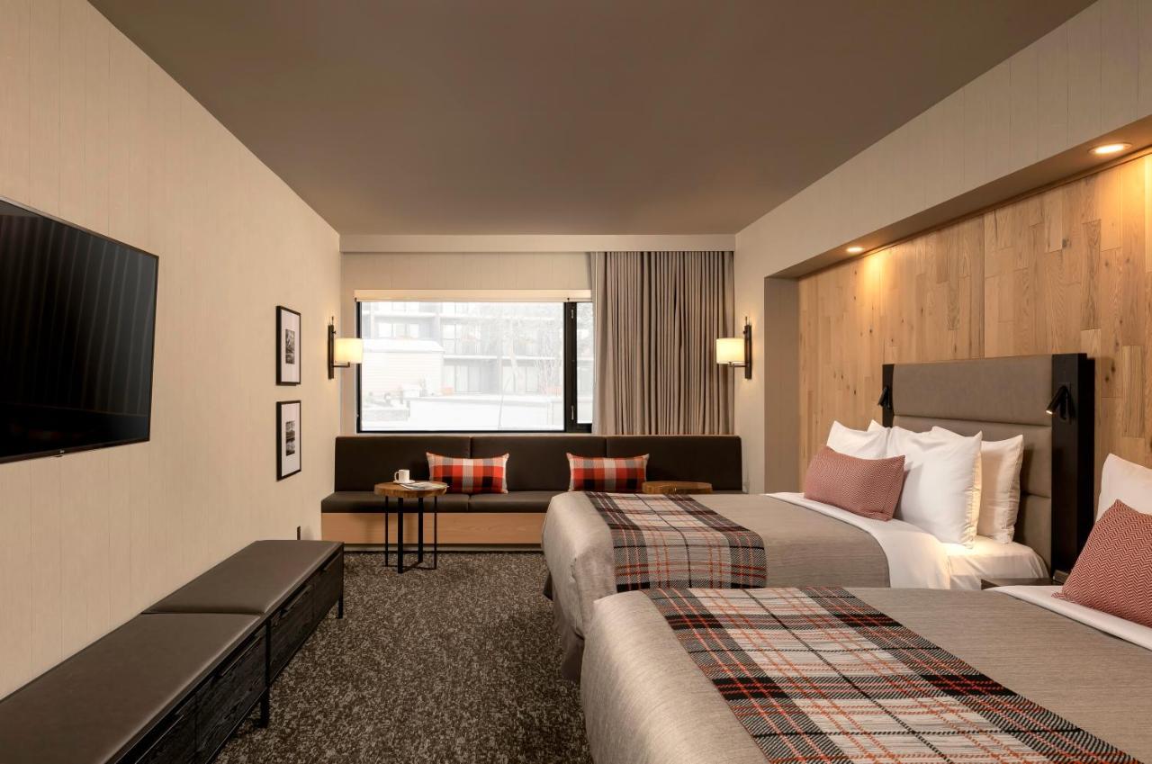 Peaks Hotel And Suites Банфф Екстер'єр фото
