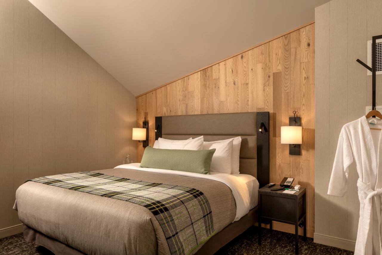 Peaks Hotel And Suites Банфф Екстер'єр фото