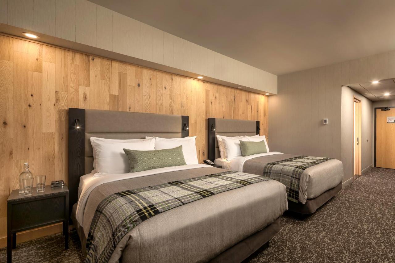 Peaks Hotel And Suites Банфф Екстер'єр фото
