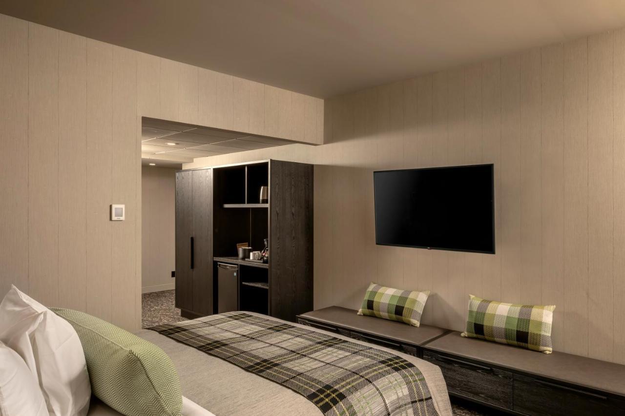 Peaks Hotel And Suites Банфф Екстер'єр фото