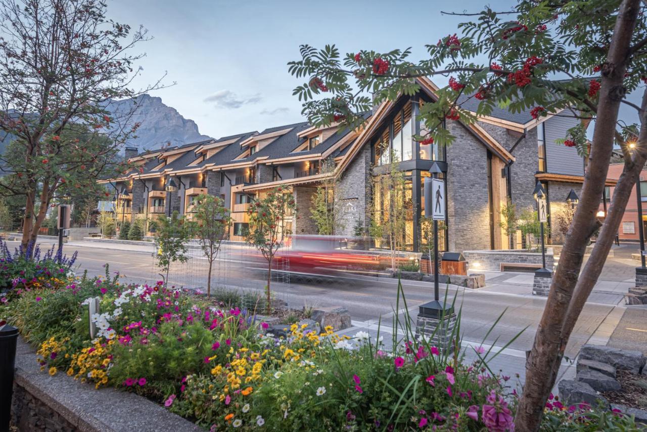 Peaks Hotel And Suites Банфф Екстер'єр фото