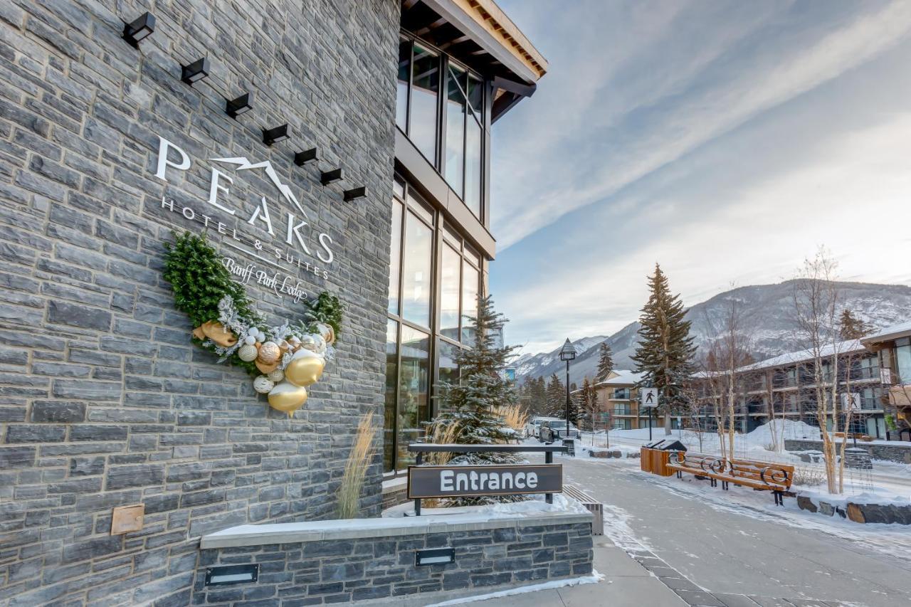 Peaks Hotel And Suites Банфф Екстер'єр фото