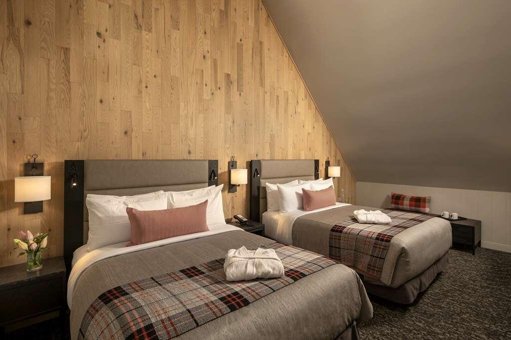 Peaks Hotel And Suites Банфф Номер фото